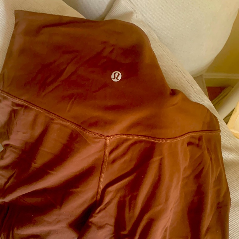 Lulu yoga pants